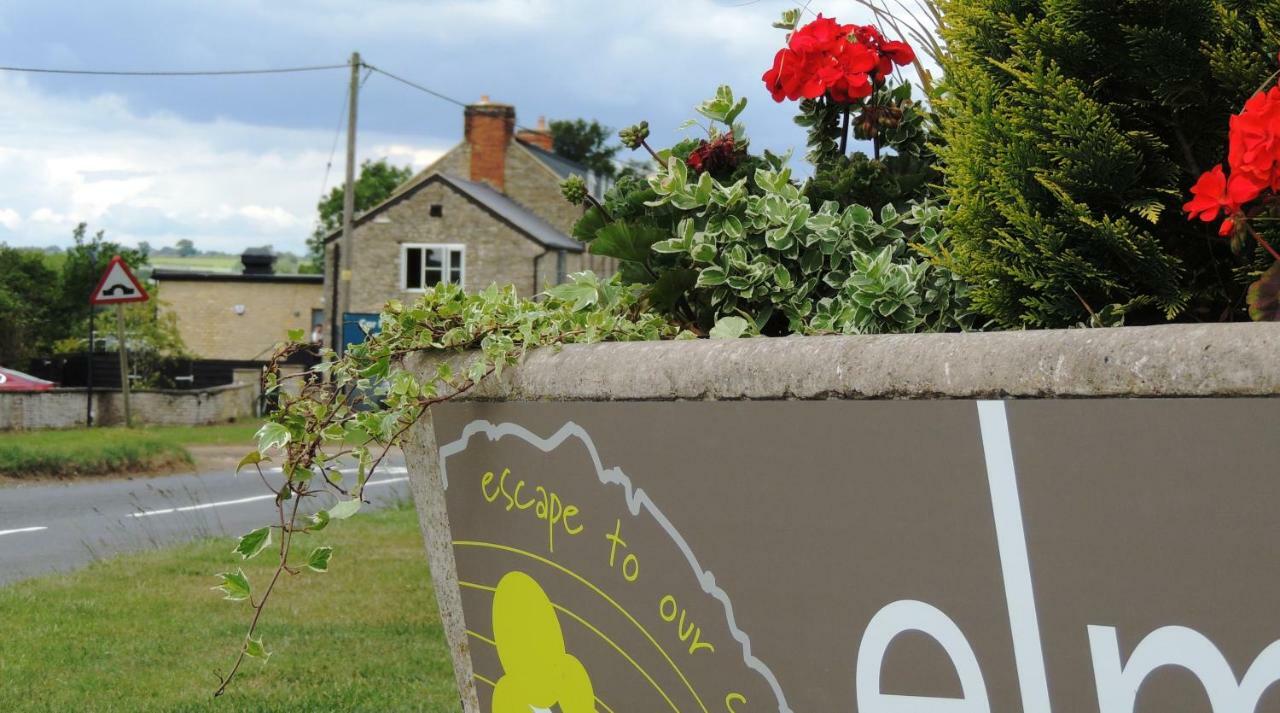 Elm Tree Farm Accommodation Milton Keynes Extérieur photo